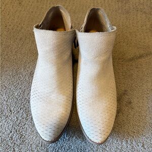 Lucky Brand Suede Tan Ankle Booties